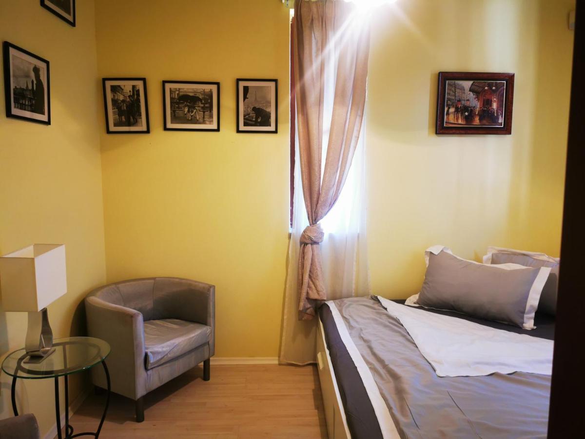 Ferienwohnung Luxury Basement In The Surrounding Of Budapest Mogyoród Exterior foto