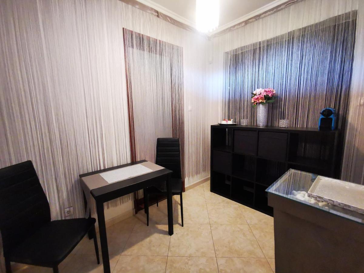 Ferienwohnung Luxury Basement In The Surrounding Of Budapest Mogyoród Exterior foto