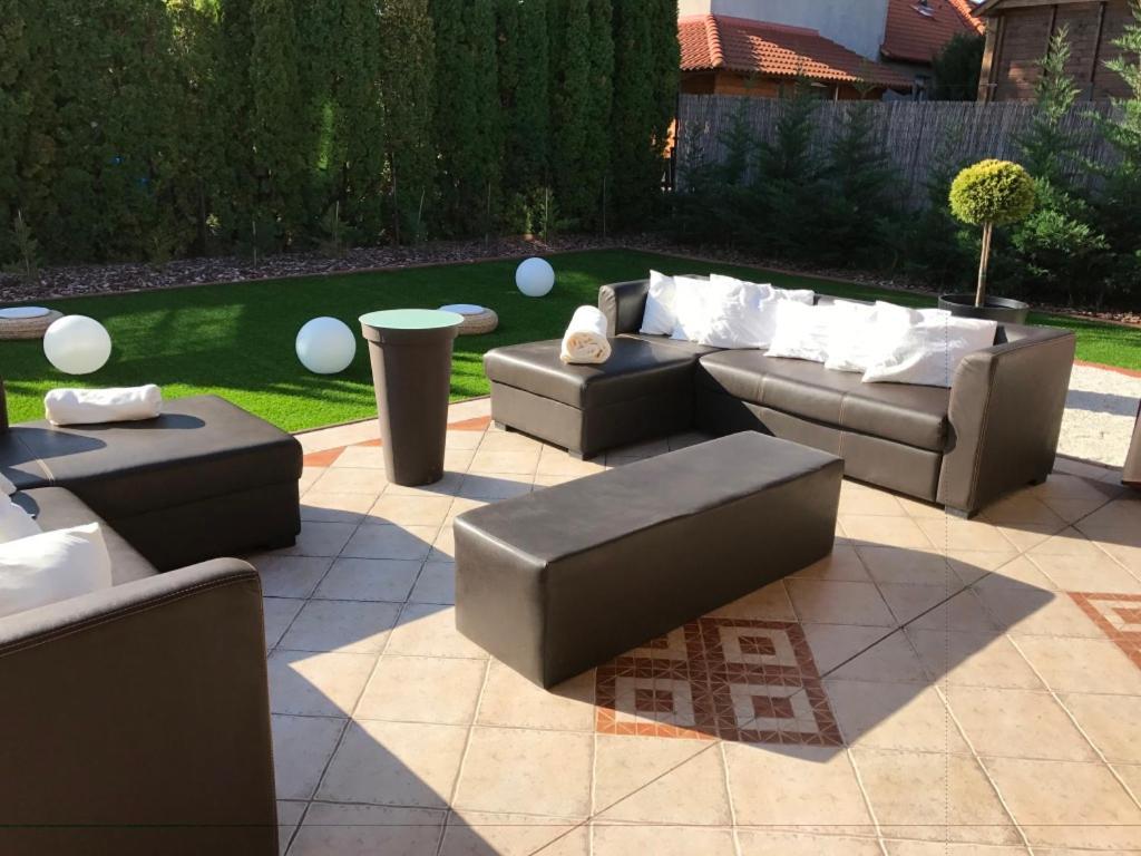 Ferienwohnung Luxury Basement In The Surrounding Of Budapest Mogyoród Exterior foto
